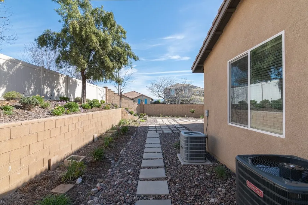 37761 Apache Plume Drive, Murrieta, California 92563 home-pic-40