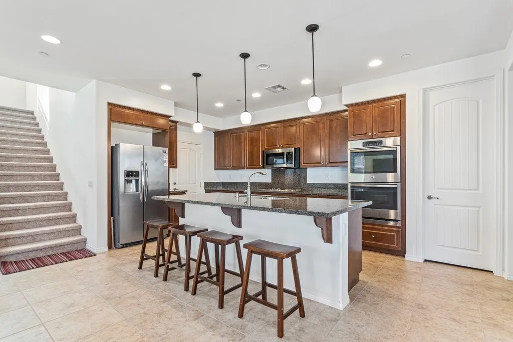 37761 Apache Plume Drive, Murrieta, California 92563 home-pic-17