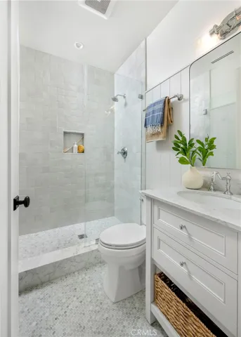 153 Granada Avenue, Long Beach, California 90803