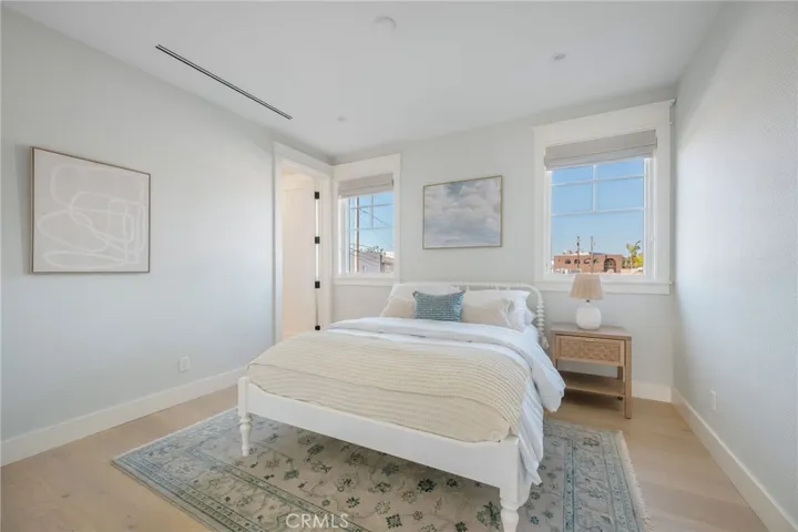 153 Granada Avenue, Long Beach, California 90803