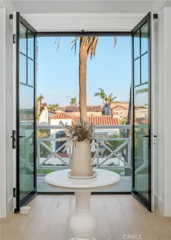 153 Granada Avenue, Long Beach, California 90803