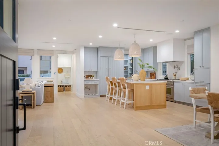 153 Granada Avenue, Long Beach, California 90803