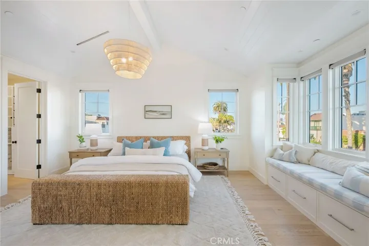 153 Granada Avenue, Long Beach, California 90803