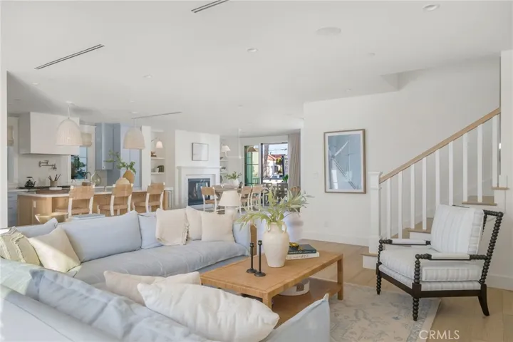 153 Granada Avenue, Long Beach, California 90803