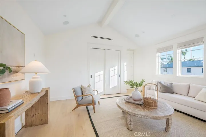 153 Granada Avenue, Long Beach, California 90803