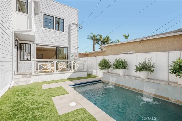 153 Granada Avenue, Long Beach, California 90803