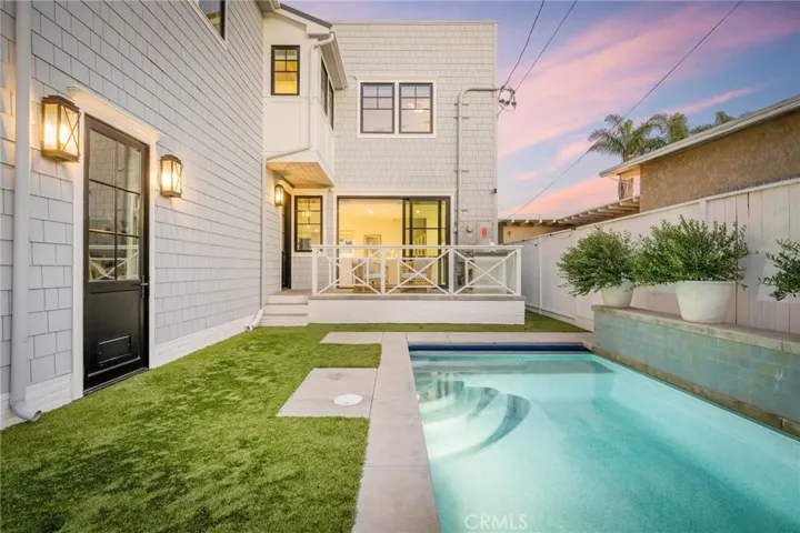 153 Granada Avenue, Long Beach, California 90803