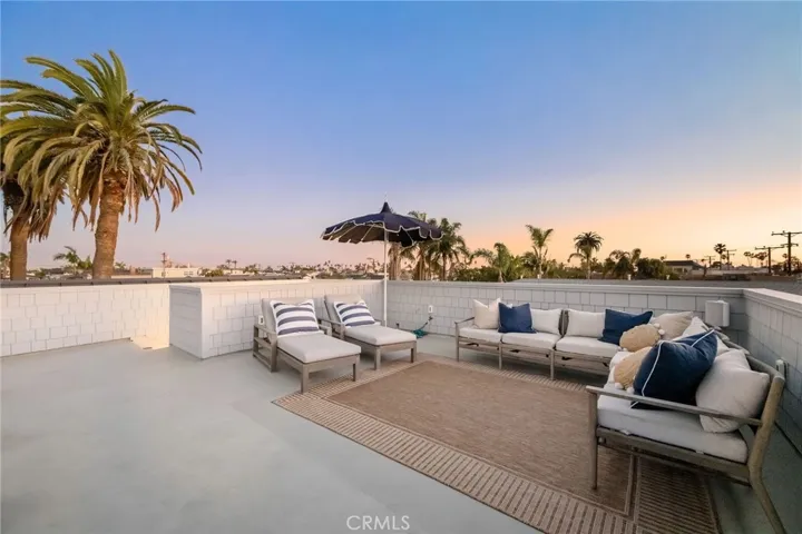 153 Granada Avenue, Long Beach, California 90803