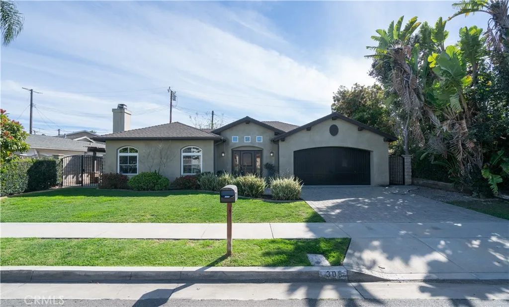 308 Cleveland, Huntington Beach, California 92648 home-pic-2
