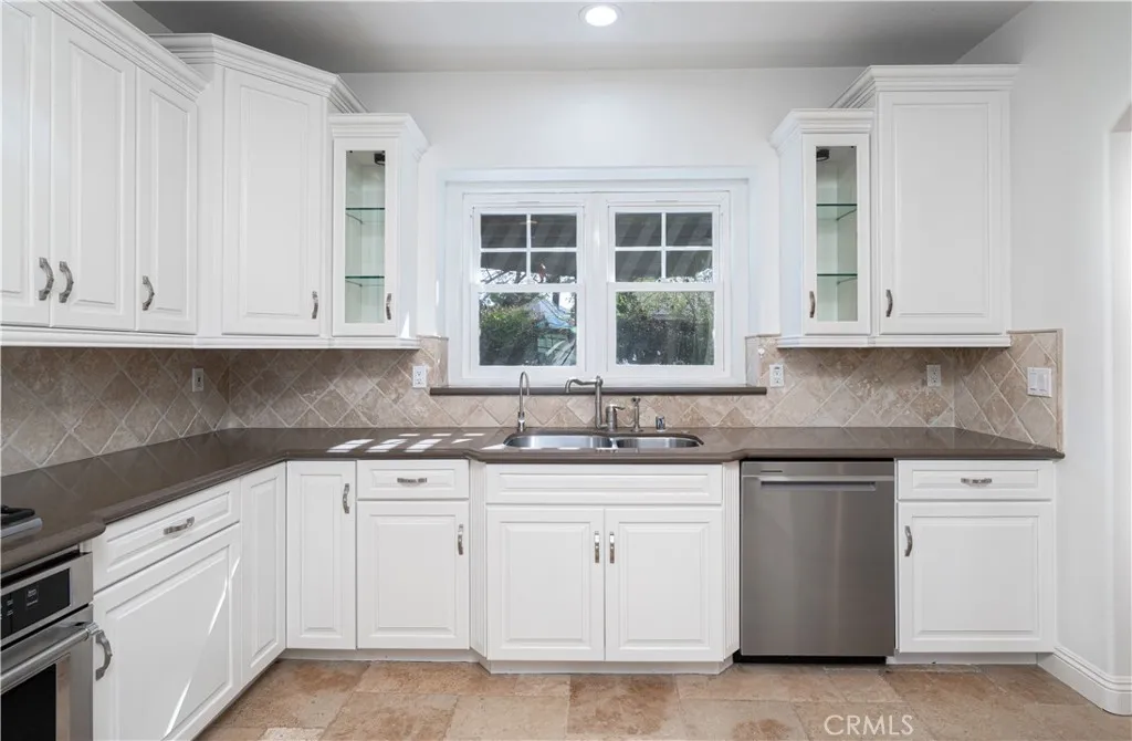 308 Cleveland, Huntington Beach, California 92648 home-pic-9