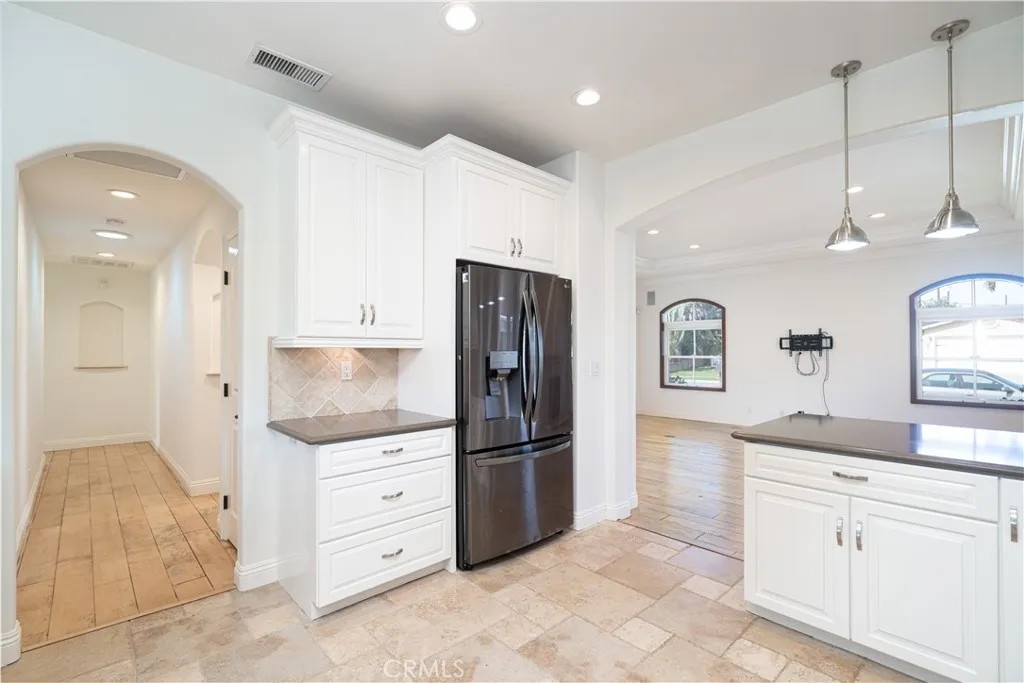 308 Cleveland, Huntington Beach, California 92648 home-pic-8