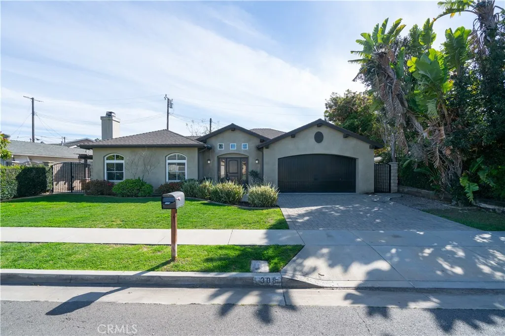 308 Cleveland, Huntington Beach, California 92648 home-pic-3