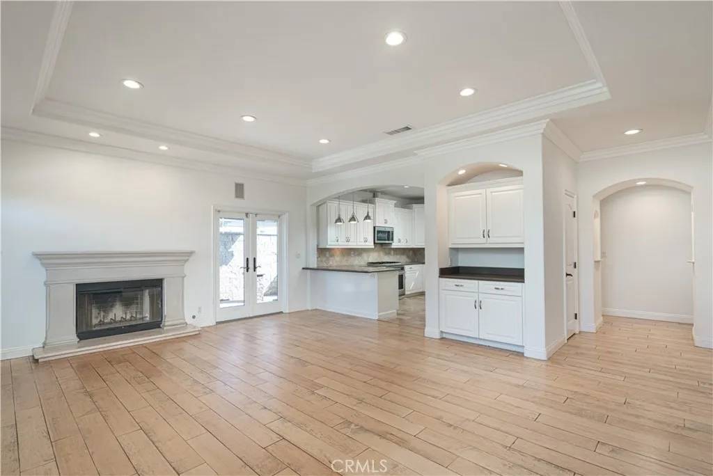 308 Cleveland, Huntington Beach, California 92648 home-pic-6