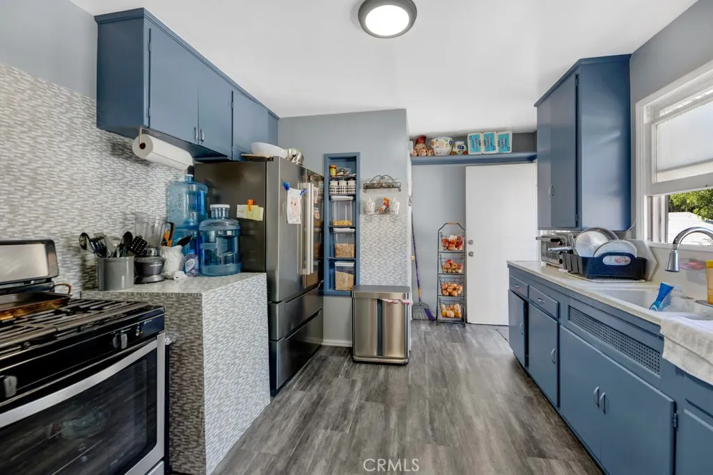 14153 Sylvan, Van Nuys, California 91401 home-pic-2