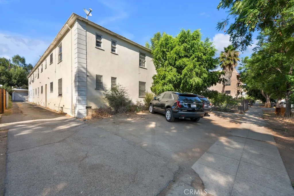 14153 Sylvan, Van Nuys, California 91401 home-pic-1