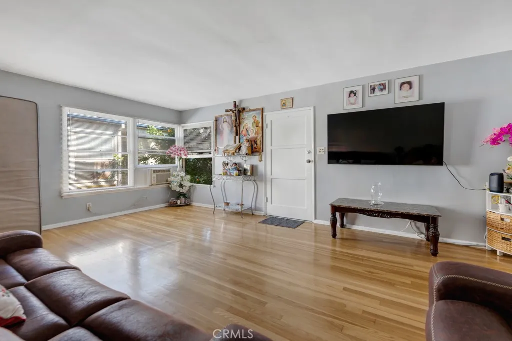 14153 Sylvan, Van Nuys, California 91401 home-pic-6