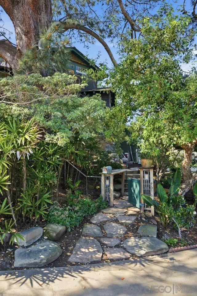 4511 Santa Cruz Avenue, San Diego, California 92107 home-pic-3