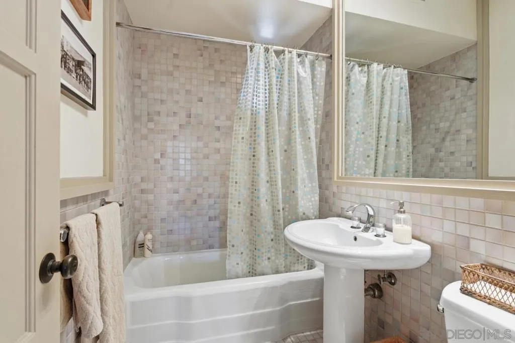 4511 Santa Cruz Avenue, San Diego, California 92107 home-pic-42