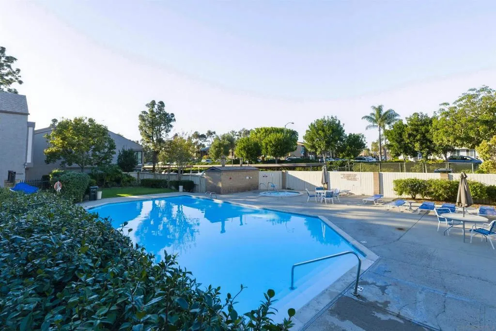9229 Village Glen Dr 136, San Diego, California 92123 home-pic-25