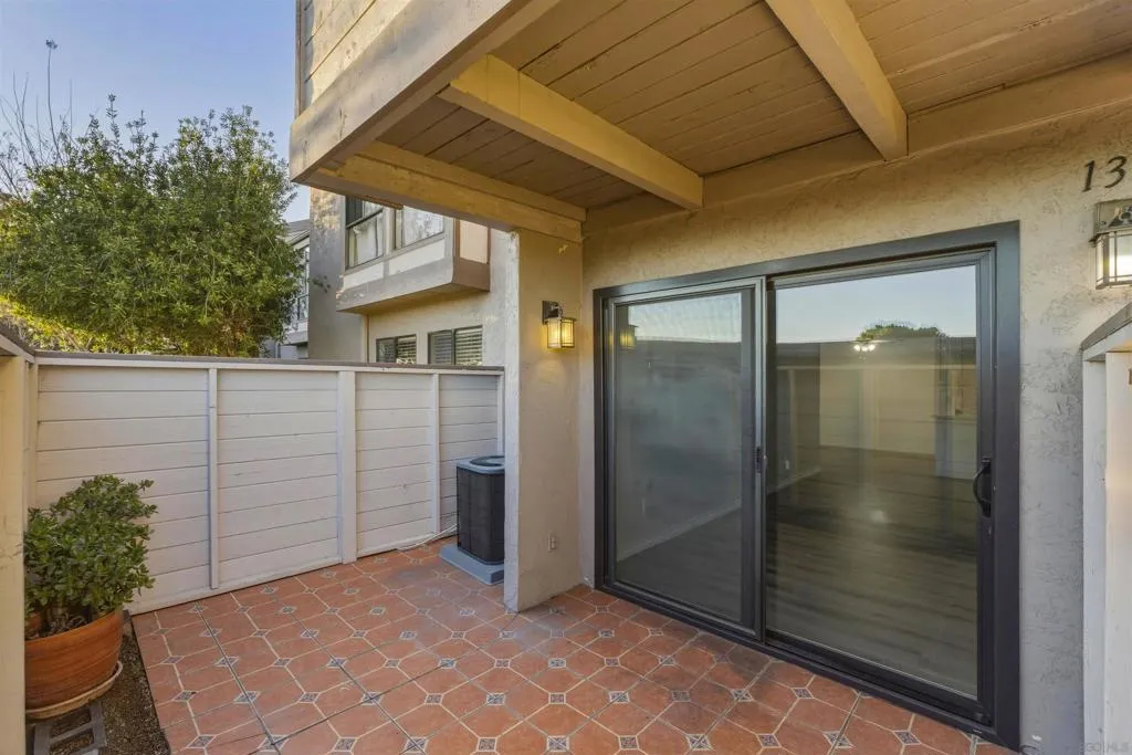 9229 Village Glen Dr 136, San Diego, California 92123 home-pic-20