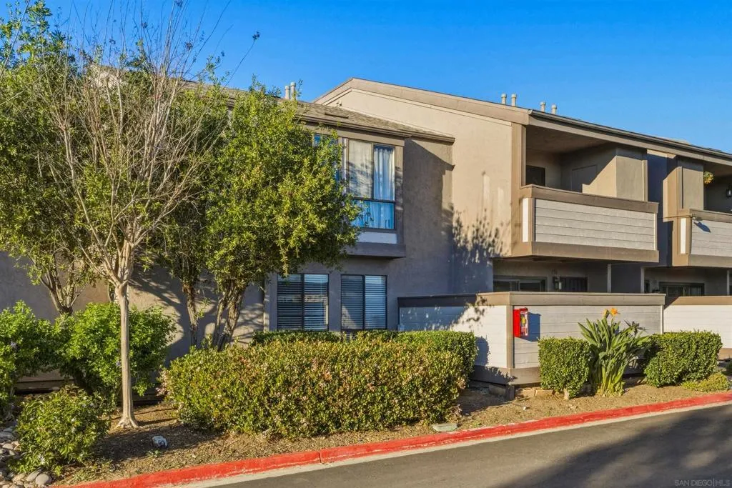 9229 Village Glen Dr 136, San Diego, California 92123 home-pic-23