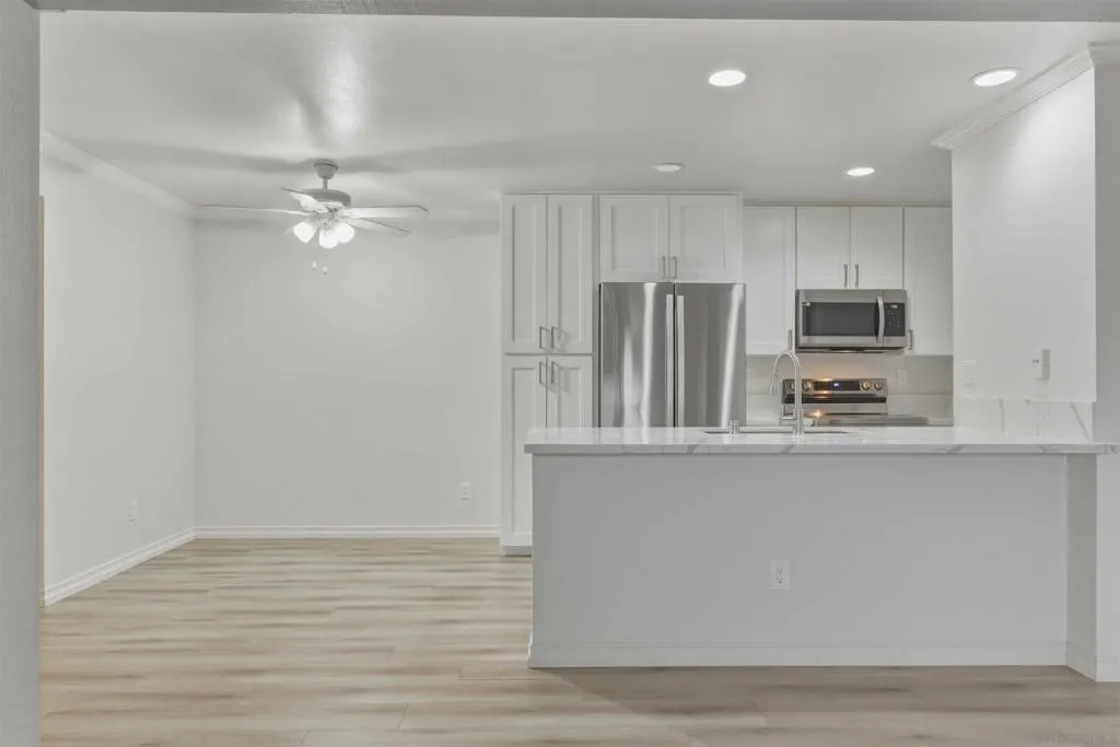 9229 Village Glen Dr 136, San Diego, California 92123 home-pic-4