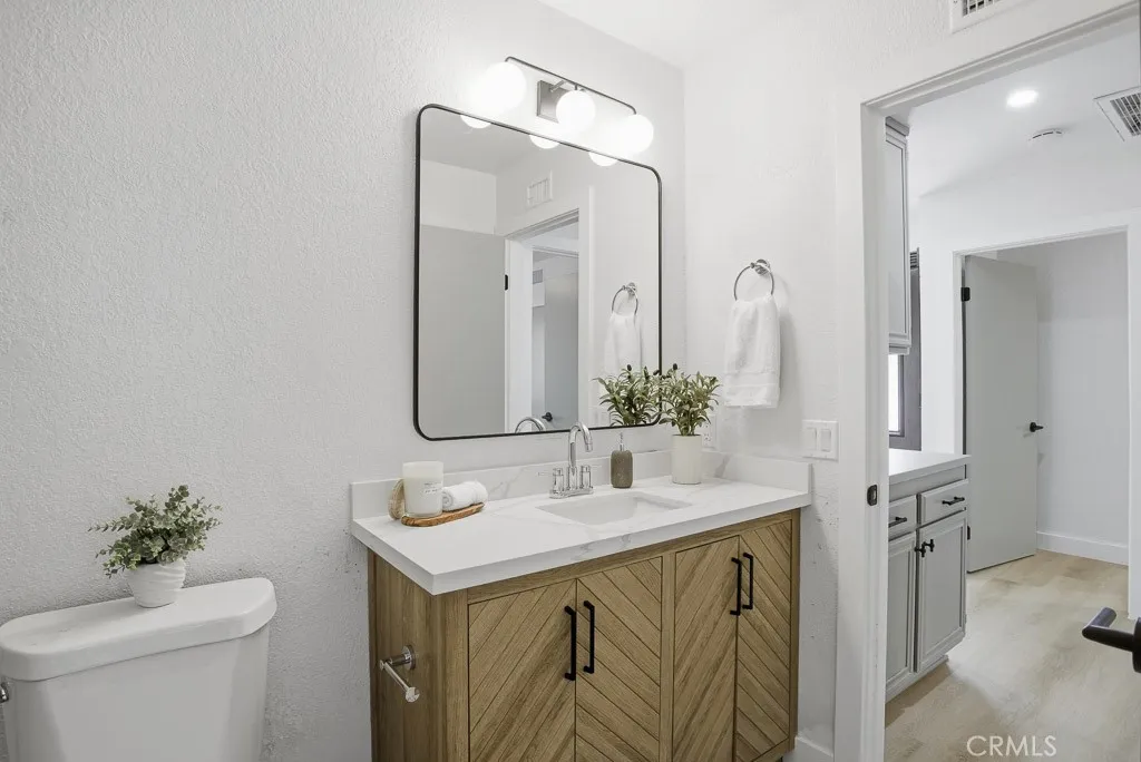 1069 Belleza Street, Camarillo, California 93012 home-pic-35