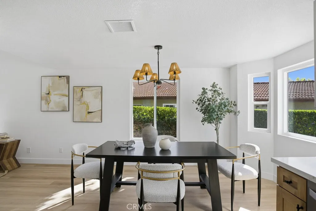 1069 Belleza Street, Camarillo, California 93012 home-pic-16