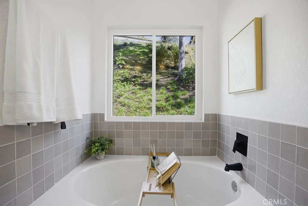1069 Belleza Street, Camarillo, California 93012 home-pic-29
