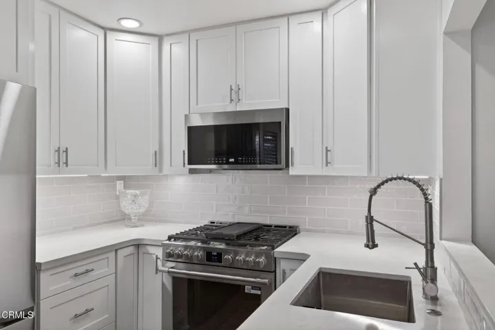 30-web-or-mls-UpmarketMedia-4430Ant-071