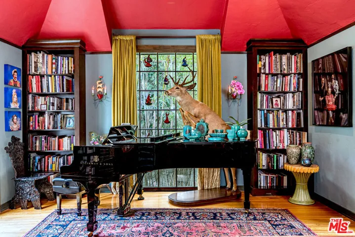 8066 Woodland Lane, Los Angeles, California 90046