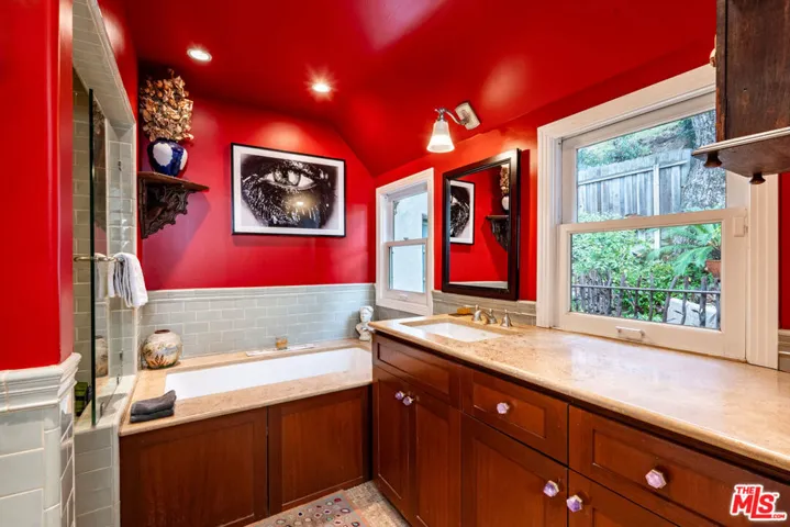 8066 Woodland Lane, Los Angeles, California 90046