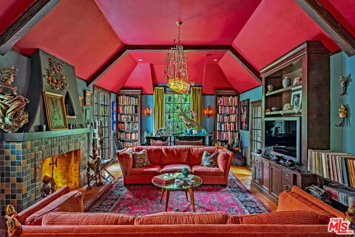 8066 Woodland Lane, Los Angeles, California 90046