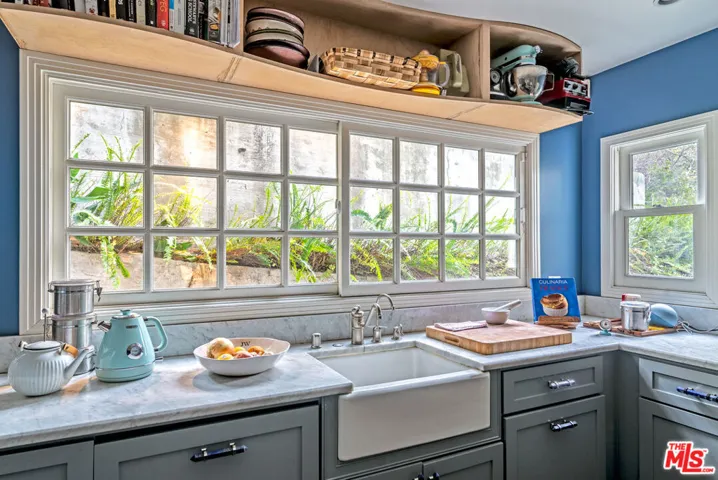 8066 Woodland Lane, Los Angeles, California 90046