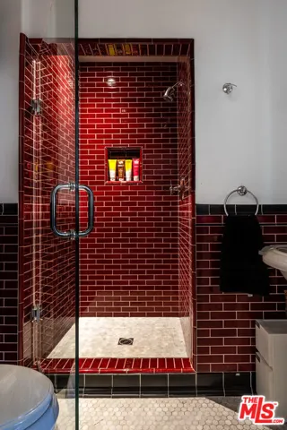 8066 Woodland Lane, Los Angeles, California 90046