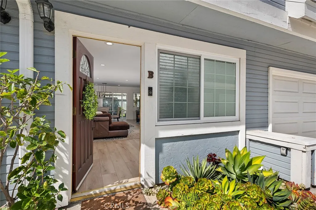 133 Cecil Place B, Costa Mesa, California 92627 home-pic-2