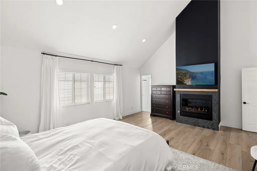 133 Cecil Place B, Costa Mesa, California 92627 home-pic-15