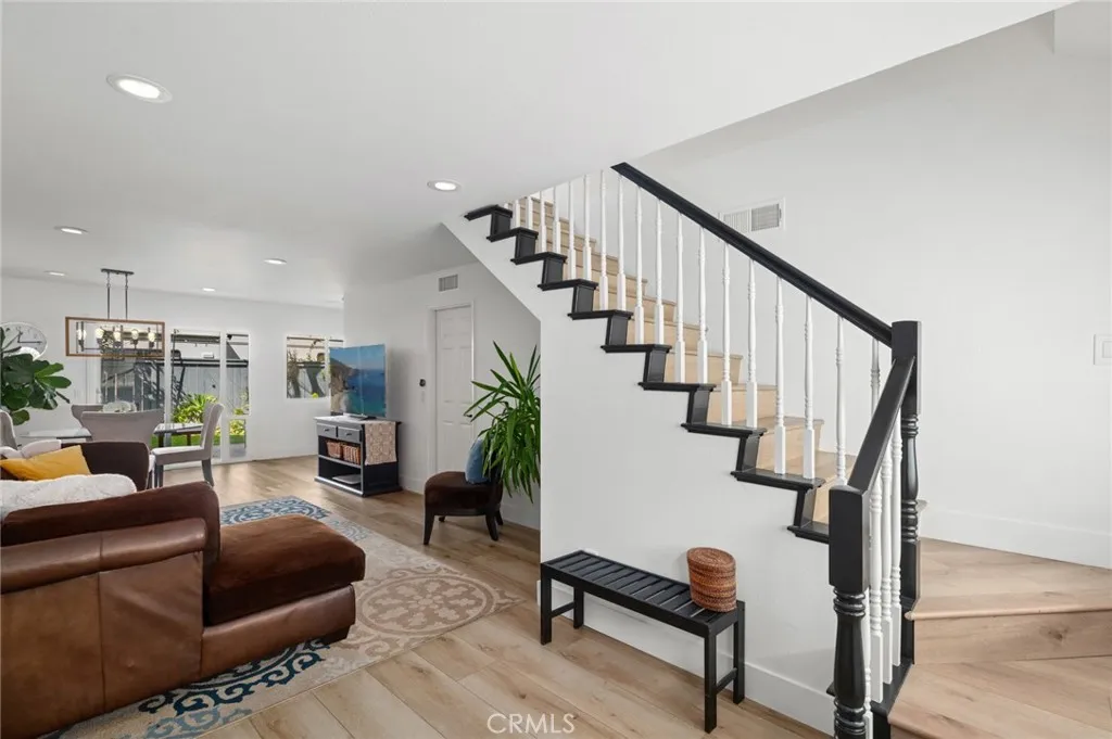 133 Cecil Place B, Costa Mesa, California 92627 home-pic-4
