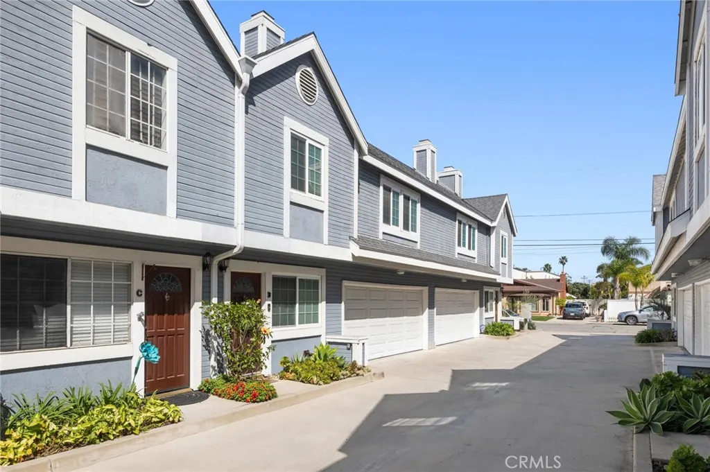 133 Cecil Place B, Costa Mesa, California 92627 home-pic-1