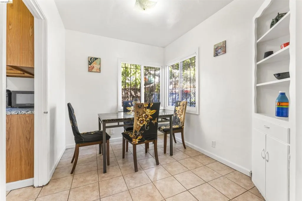 6504 6504 Bancroft Ave, Oakland, California 94605 home-pic-5