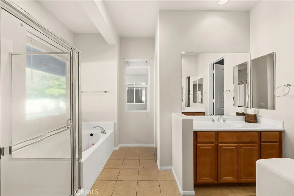 4683 Viaggio Circle, Jurupa Valley, California 92509 home-pic-35
