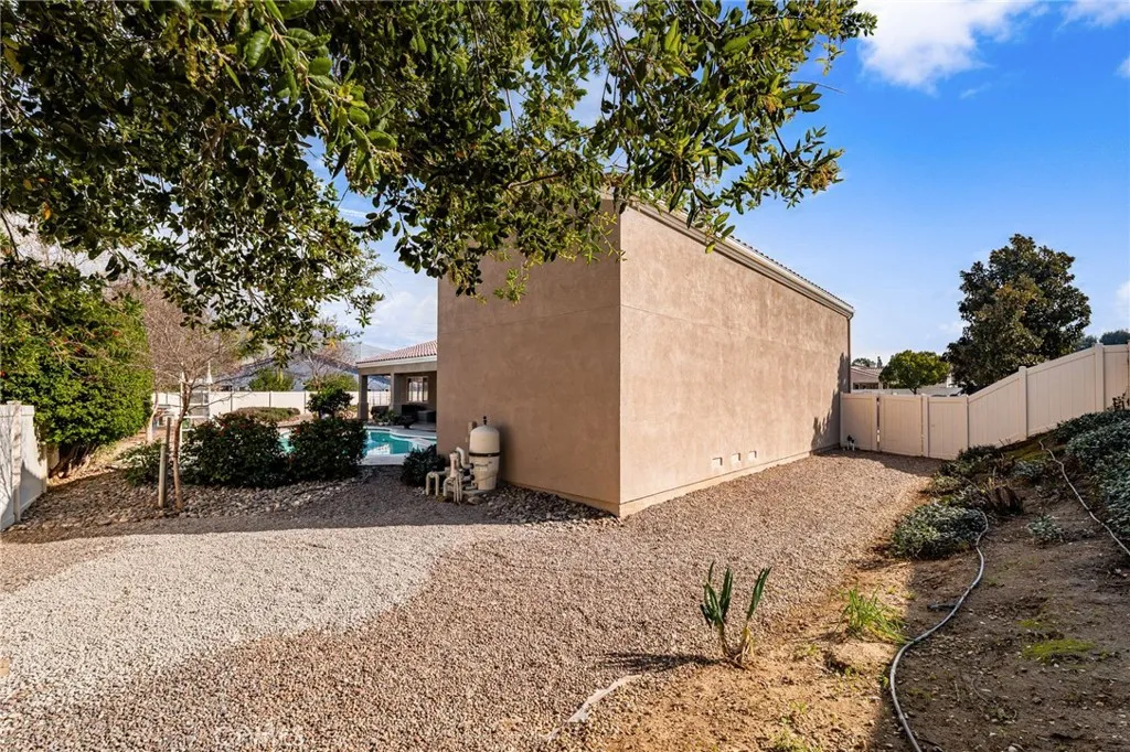4683 Viaggio Circle, Jurupa Valley, California 92509 home-pic-52