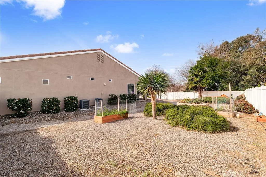 4683 Viaggio Circle, Jurupa Valley, California 92509 home-pic-47