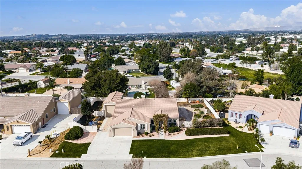 4683 Viaggio Circle, Jurupa Valley, California 92509 home-pic-57