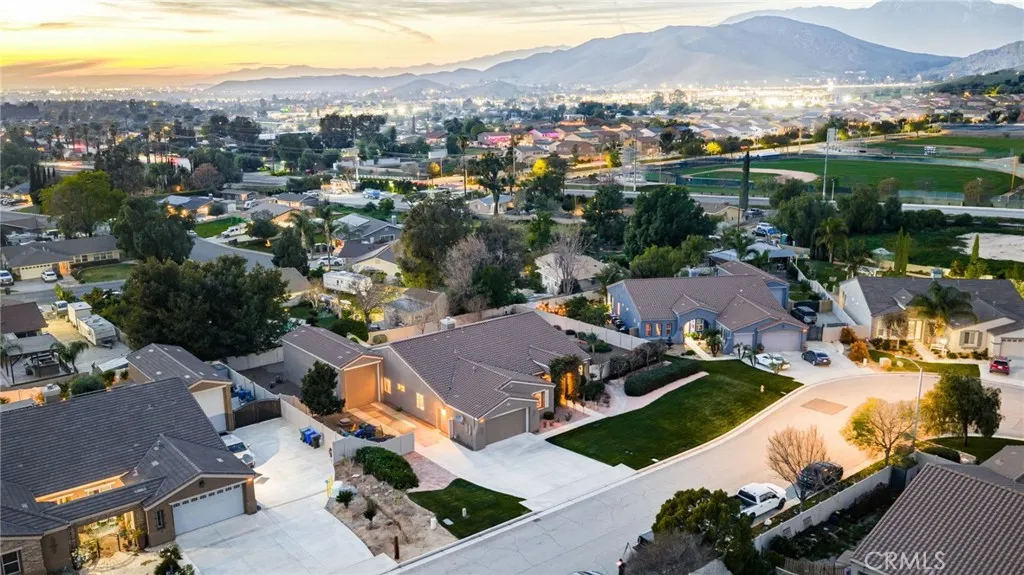 4683 Viaggio Circle, Jurupa Valley, California 92509 home-pic-8