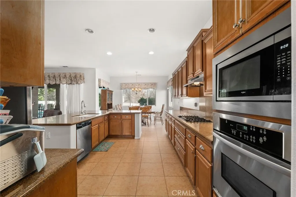 4683 Viaggio Circle, Jurupa Valley, California 92509 home-pic-19