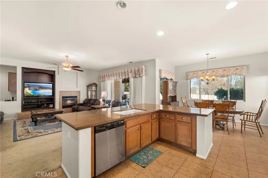 4683 Viaggio Circle, Jurupa Valley, California 92509 home-pic-20