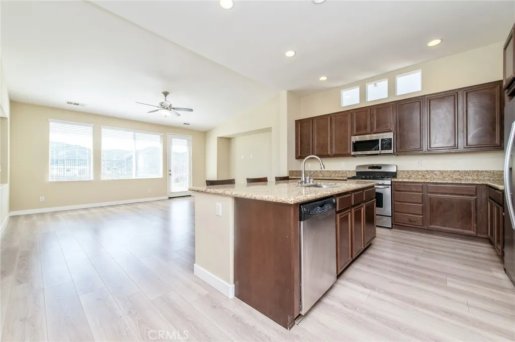34137 Camelina, Lake Elsinore, California 92532 home-pic-7