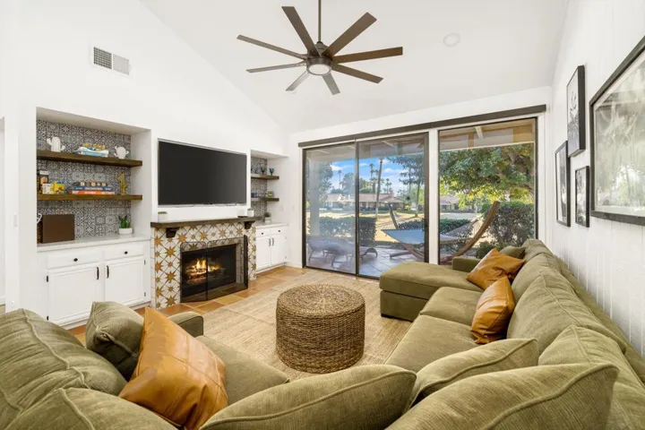 6-web-or-mls-FB_Monterey_1022_006