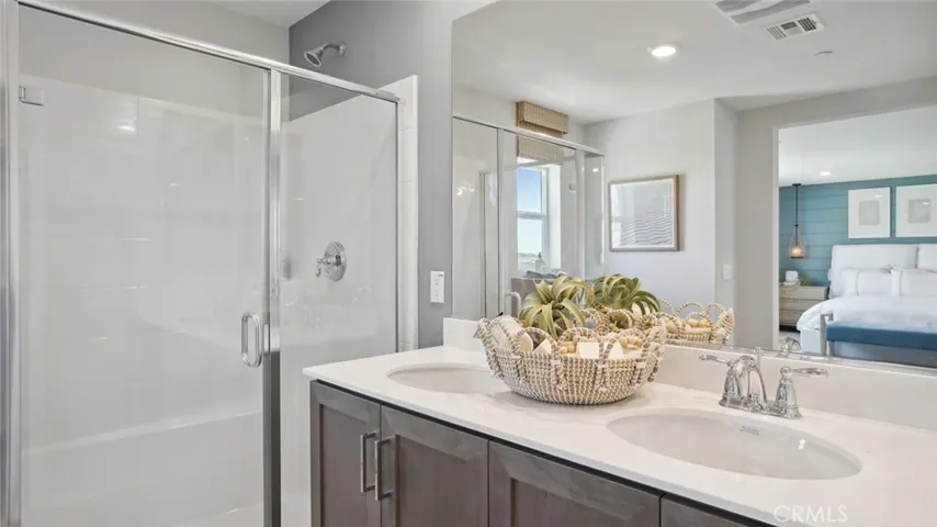 Model Home Photos >>>